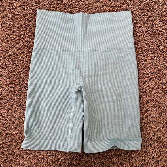 Aritzia Biker Short - Teal - Xs - Picture 2 of 2